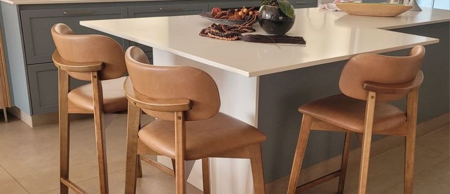 Banquetas para ilha de cozinha: como escolher o modelo ideal para o seu espaço Banquetas para ilha de cozinha: como escolher o modelo ideal para o seu espaço